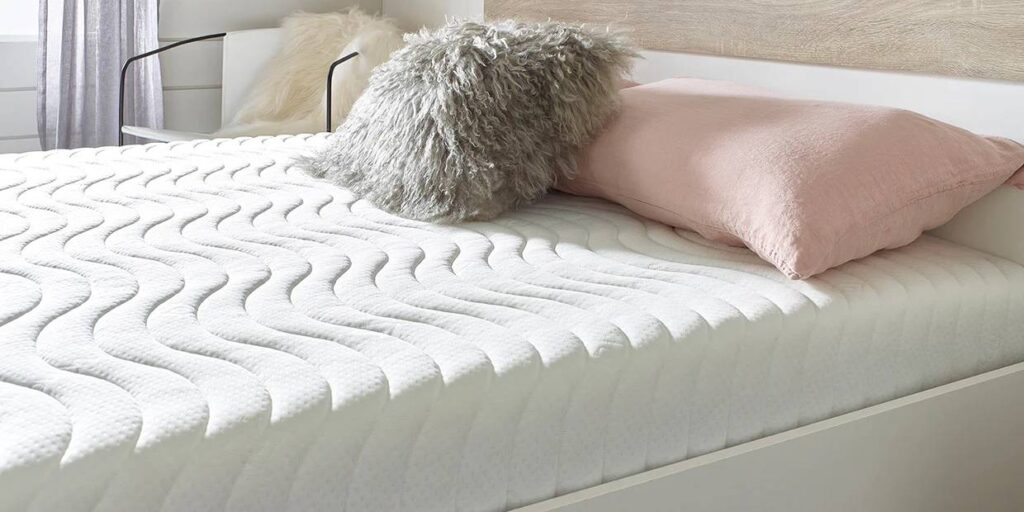 So sánh nệm foam và nệm lò xo: Lựa chọn nào tốt hơn cho sức khỏe? 7 đánh giá nệm foam và nệm lò xo