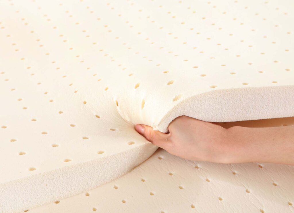 Nệm cao su non và nệm foam loại nào tốt hơn? So sánh chi tiết nhất 3 ưu điểm của nệm cao su non