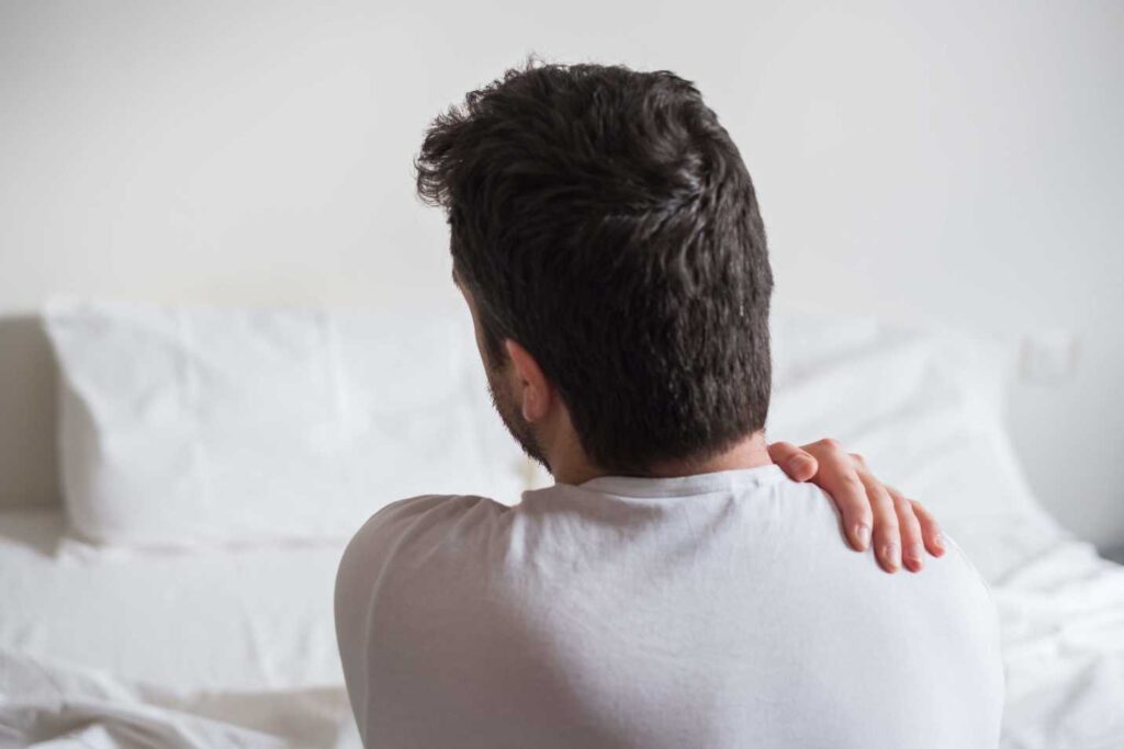 Tips chọn gối cho người đau vai gáy không phải ai cũng biết 2 đau vai gáy