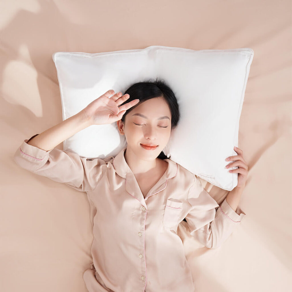 Mách bạn bí kíp chọn gối cho người nằm ngửa cực chuẩn 5 gối cho người nằm ngửa doona sandwich