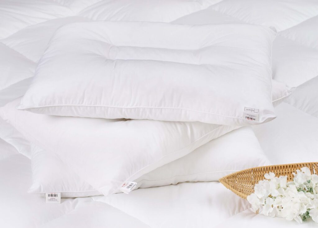 Tư vấn mua gối khách sạn tiêu chuẩn, chất lượng cao 2 gối khách sạn là gối gì