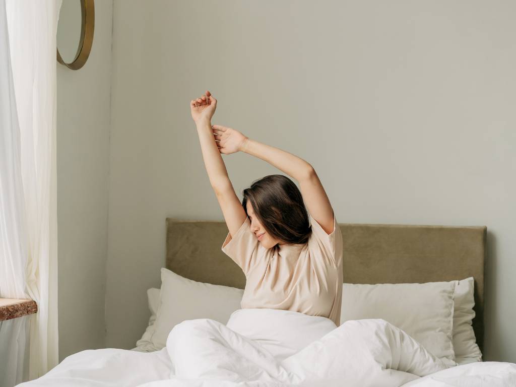 Có nên nằm gối làm mát không? Ai nên nằm gối làm mát? 4 gối ngủ làm mát