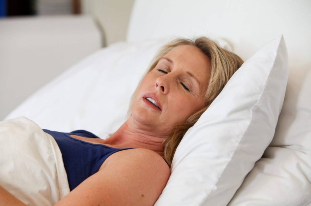 Tips chọn gối cho người đau vai gáy không phải ai cũng biết 4 gối thấp cho người đau vai gáy