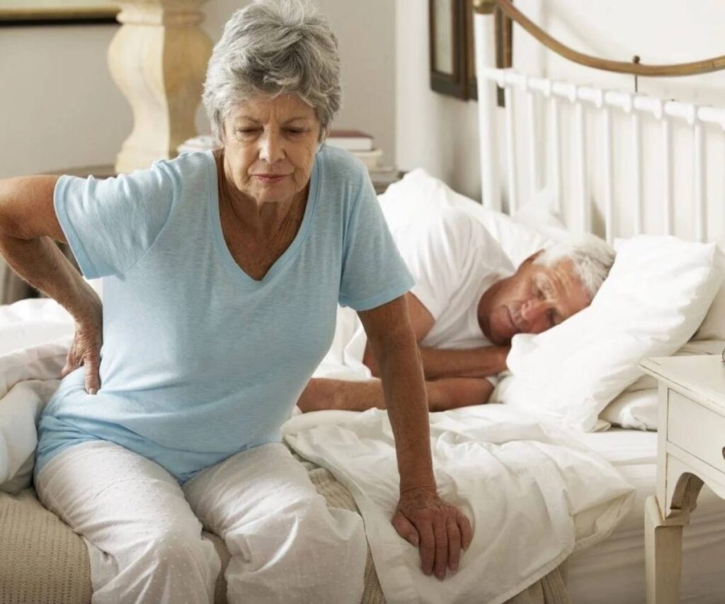 Bí quyết chọn nệm cho người già sao cho tốt và phù hợp 3 nệm cho người già đau lưng