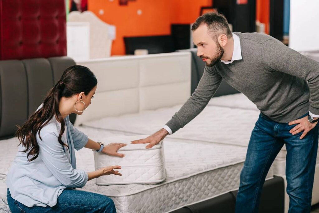 Nệm cứng là gì? Có nên nằm nệm cứng hay không? 6 nệm cứng cho người đau lưng