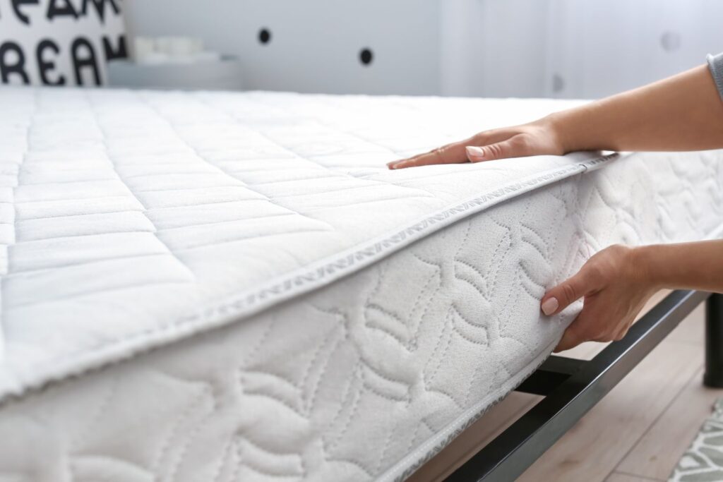 Độ cứng nệm bao nhiêu mới tốt cho sức khỏe? 2 Nệm cứng và nệm mềm