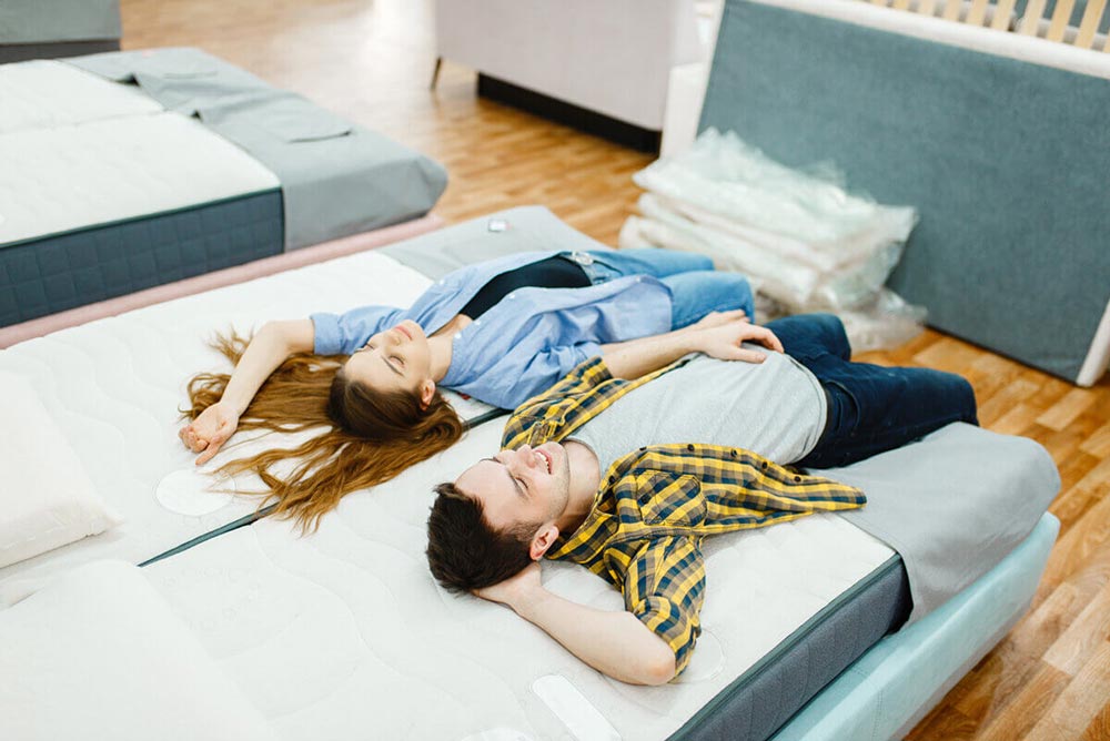 Kinh nghiệm mua nệm cho vợ chồng được chia sẻ từ các cặp đôi 2 Nệm dành cho vợ chồng