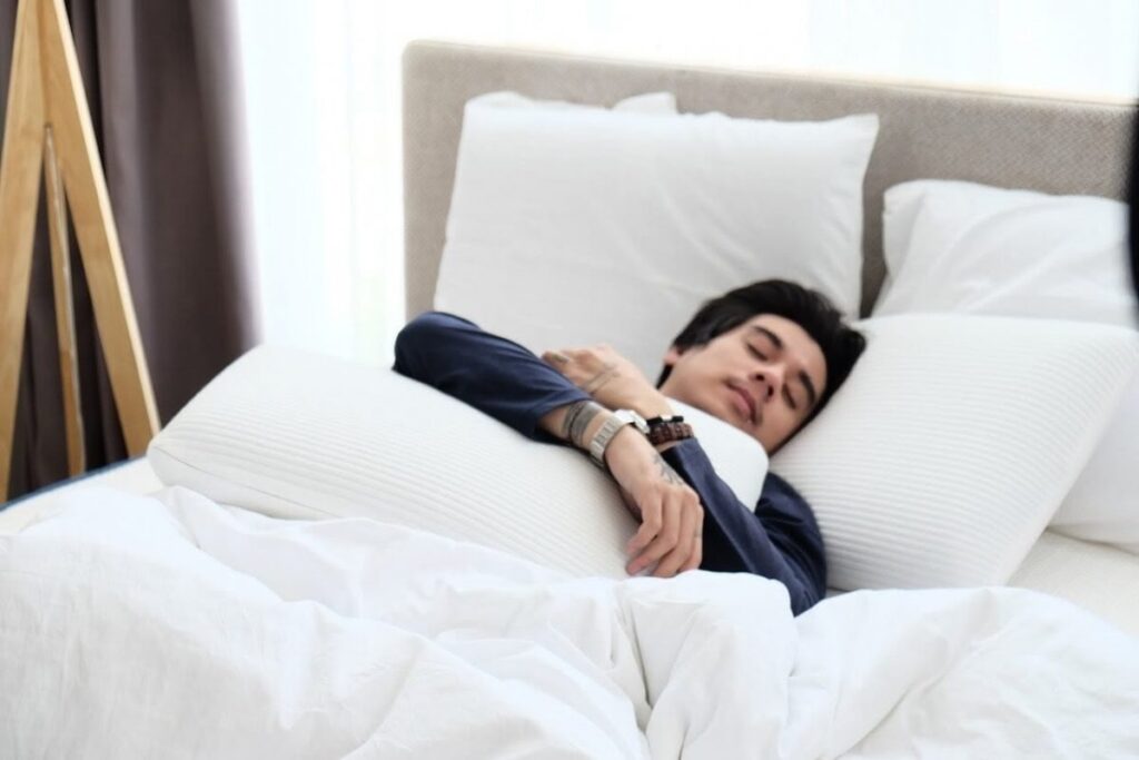 Nên nằm gối mềm hay cứng để đảm bảo sức khoẻ và chất lượng giấc ngủ 4 nên nằm gối mềm hay cứng tốt