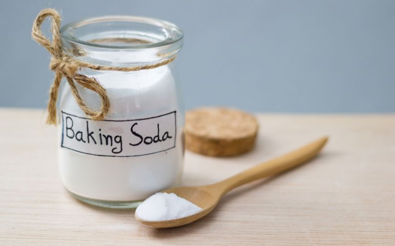 Bị rệp giường cắn bôi thuốc gì? Cách phòng chống rệp giường cắn 5 Sử dụng baking soda để diệt rệp giường