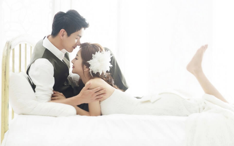 Mẹ chồng trải giường cưới cho con trai, con dâu được không? 2 Nguồn gốc và ý nghĩa của tục trải giường cưới